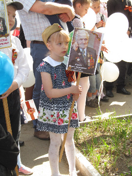 Утлова Ирина (Тимирязевское СП) Правнучка героя. На митинге у памятника 9 мая 2019 года